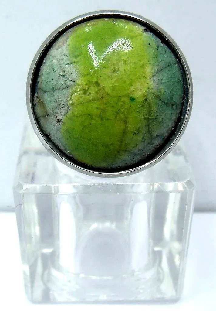 Bague raku sertie et métal argenté