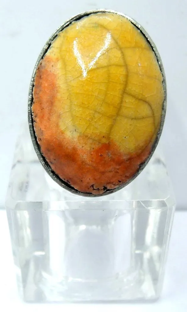 Bague raku sertie et métal argenté